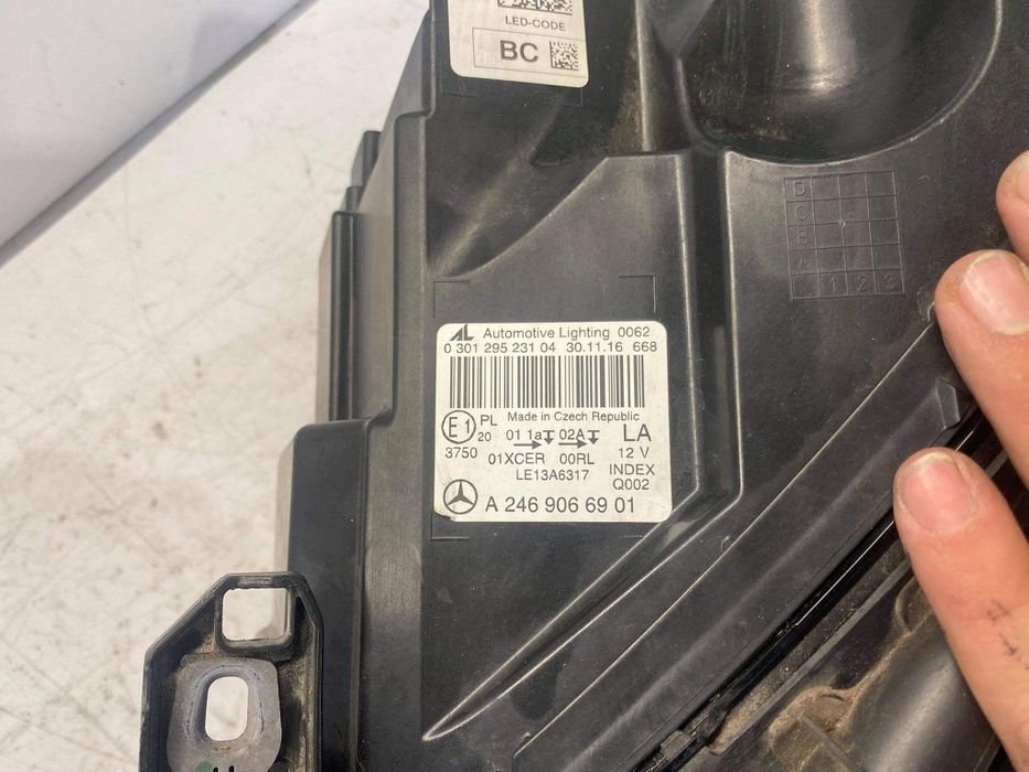 Фарове за Мерцедес B w246 w242 far mercedes b