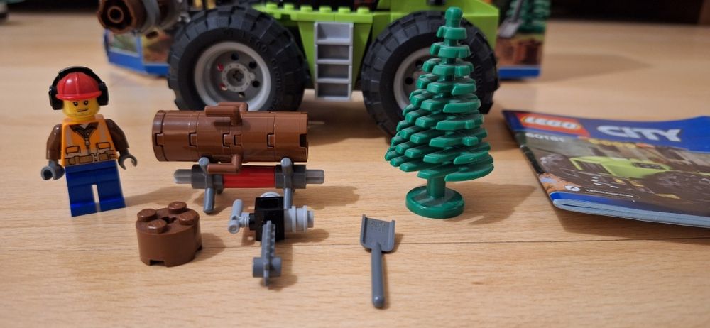 Lego 60181 tractorul forestier