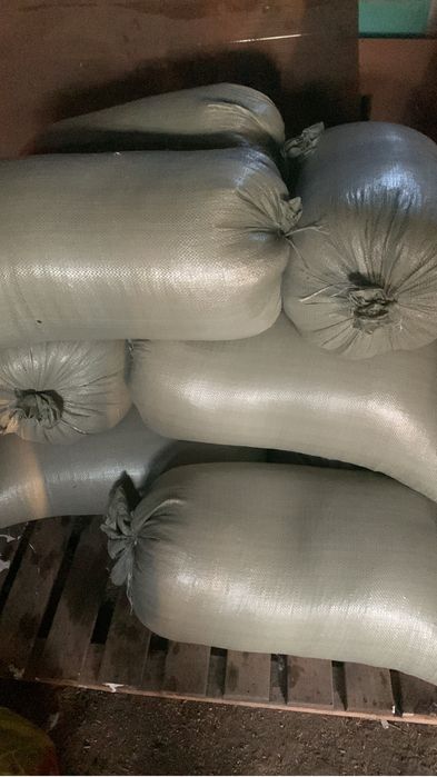 Ячмень в мешках сухой чистый ! Урожай этого года !