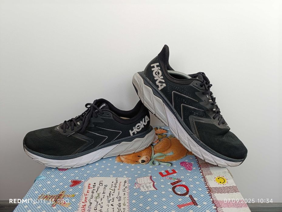 ''Hoka One One Arahi 5 Wide''оригинални маратонки 47 номер