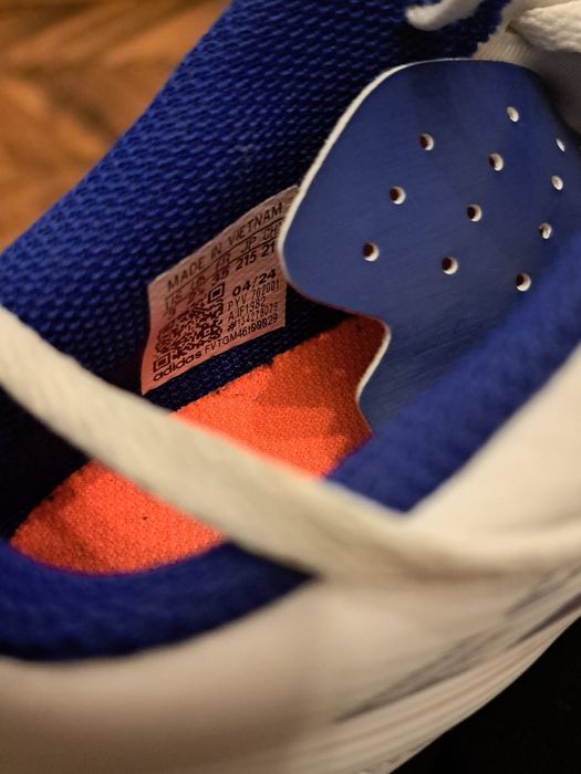 ghete adidas model F50 (Messi)