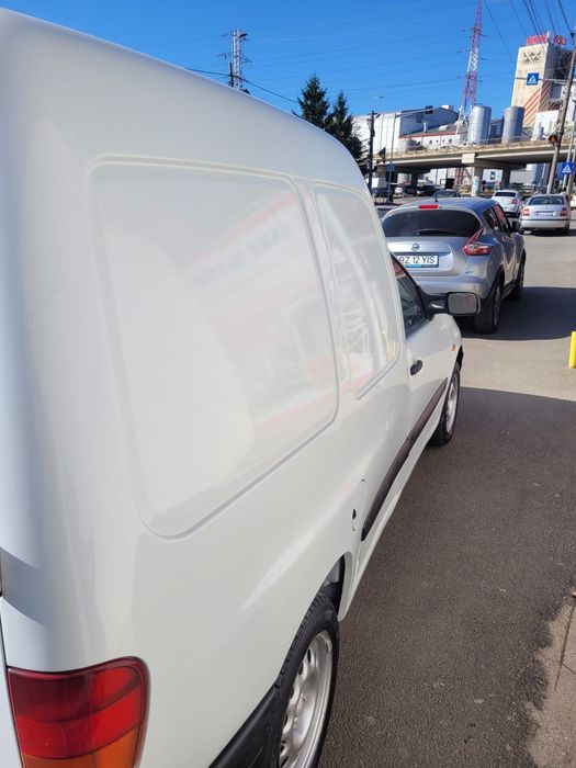 Vând mașina Seat Inca