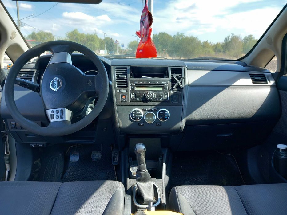 Nissan tiida  de vanzare
