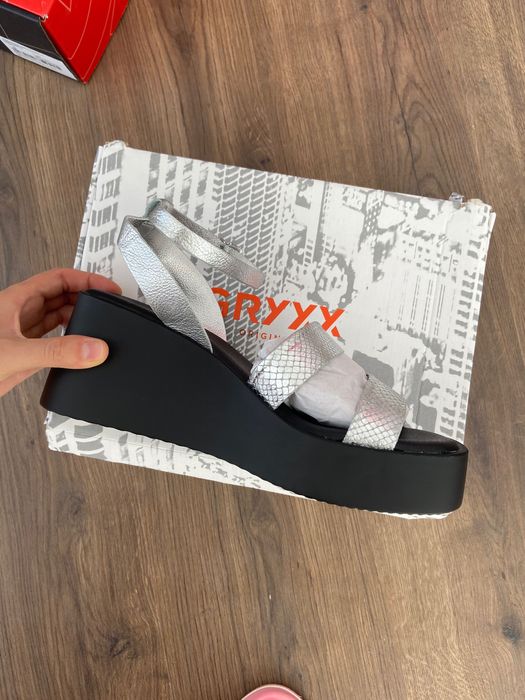 Sandale Gryxx din piele