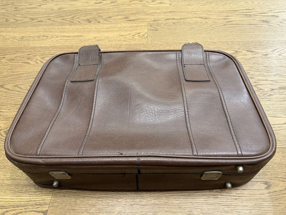 Geamantan vintage din piele