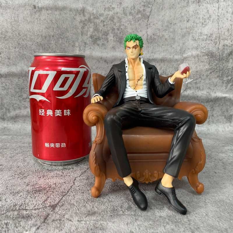 Figurina Roronoa Zoro in costum One Piece