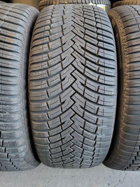 235/55/18 PIRELLI 4бр