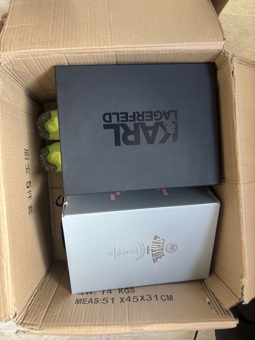 Кашон с обувки + още три модела.Доставката се поема от куповача