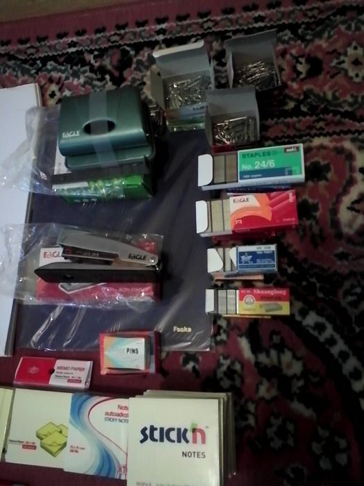 Papetarie,birotica.Capsator,markere,dosare,capse,mine creion,stilouri,