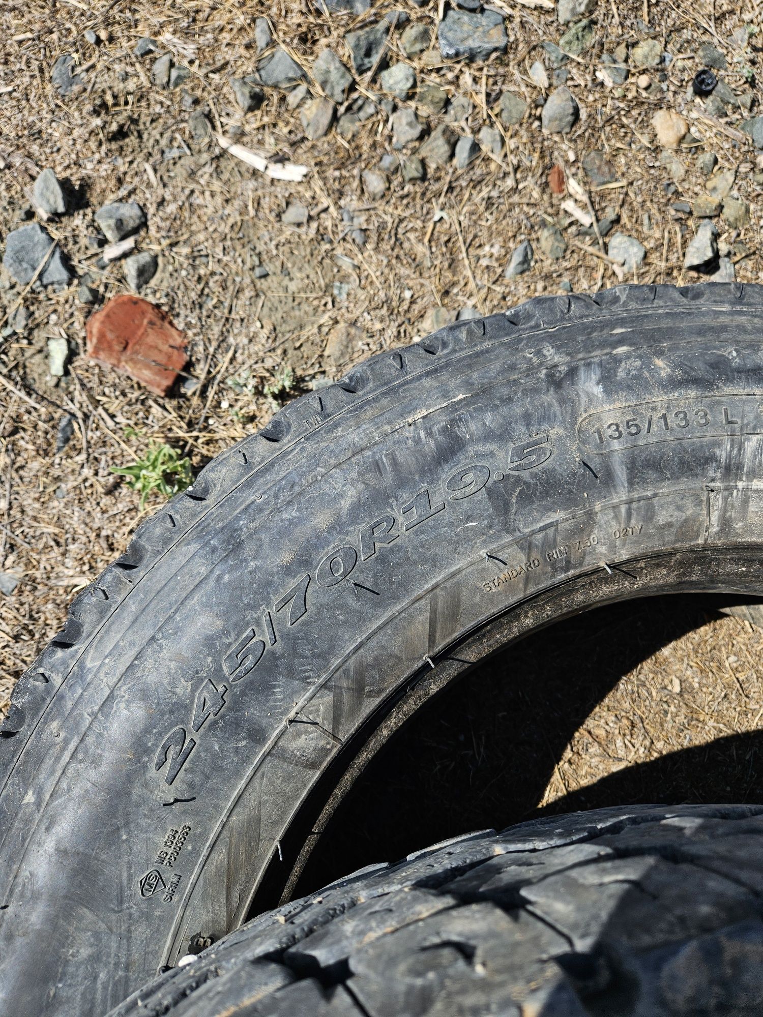 Б.у резина 245/70 R19.5