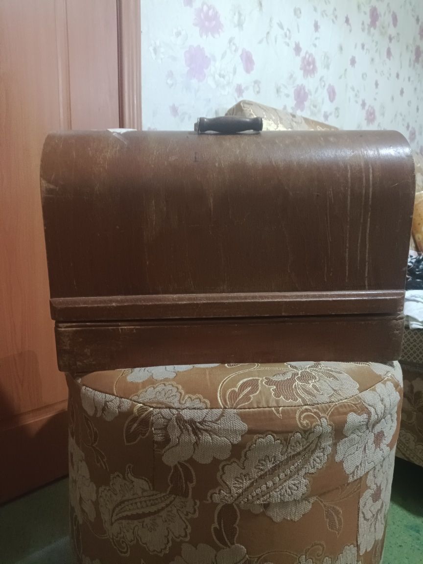 Продам Швейную  машинку