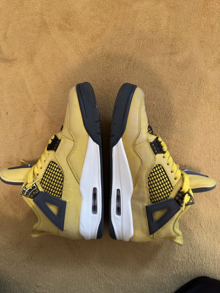 Jordan 4 retro  yellow lightning