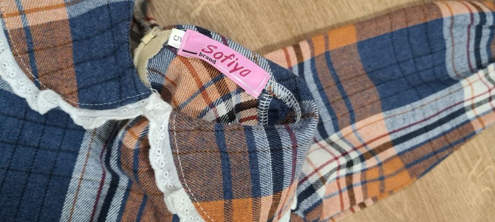 Платье на девочку 5 - 6 лет.