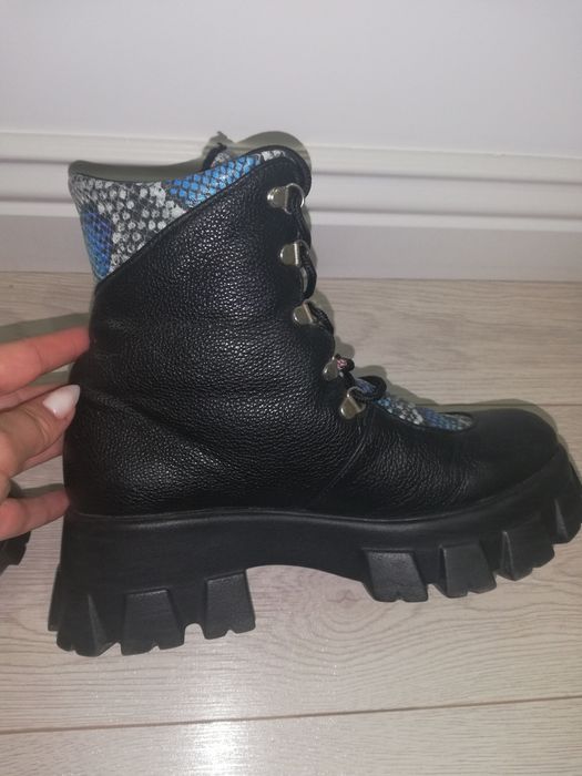 Ghete din piele naturala