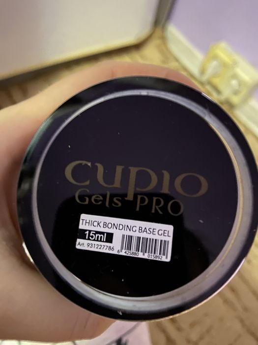Vand geluri de unghii