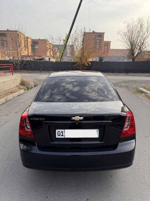 СРОЧНО! Chevrolet Gentra 2023 — qora rang, xolati zo‘r