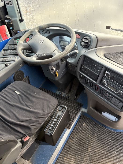 Autobuz. Iveco crosswai 61 locuri