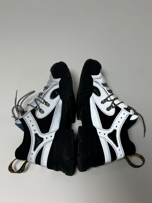 Snackers Gucci Flashtrak