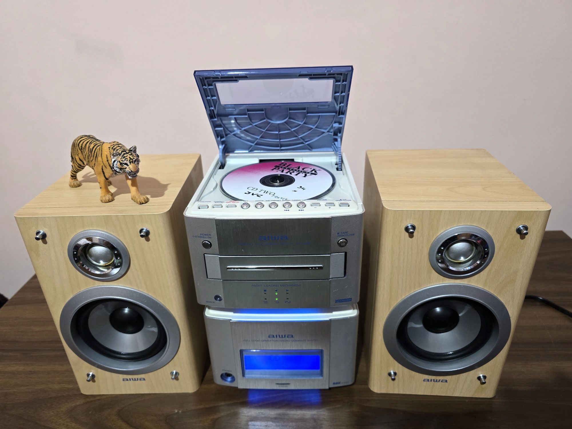 Aiwa XR-M800. Premium system. Eleganță și sunet cald. Preț fix !