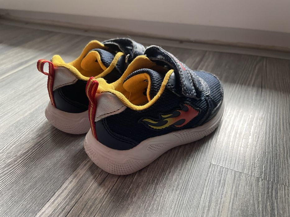 Маратонки на Geox 21 номер