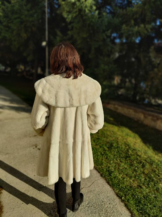 Blana Nurca Alba / Vizon NOUA XL / XXL (nr 8) Lunga