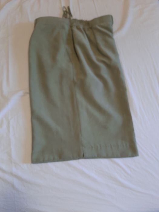 Vand pantaloni scurți dama