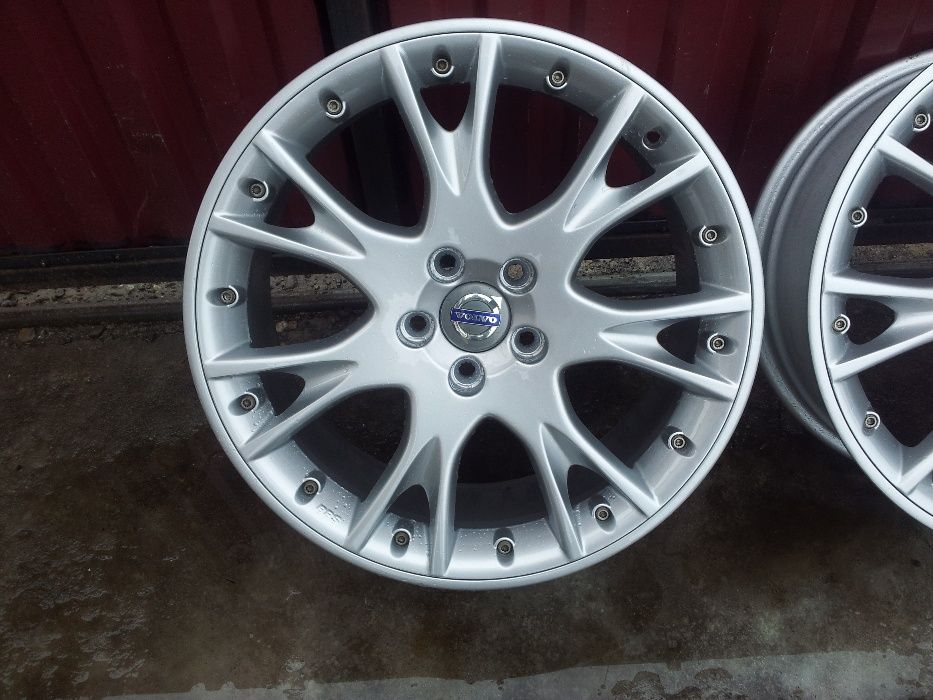 Jante VOLVO C30 S40 V50 S60 V70 S80 Xc60 Xc70 R18 BBS / Nebula Silver