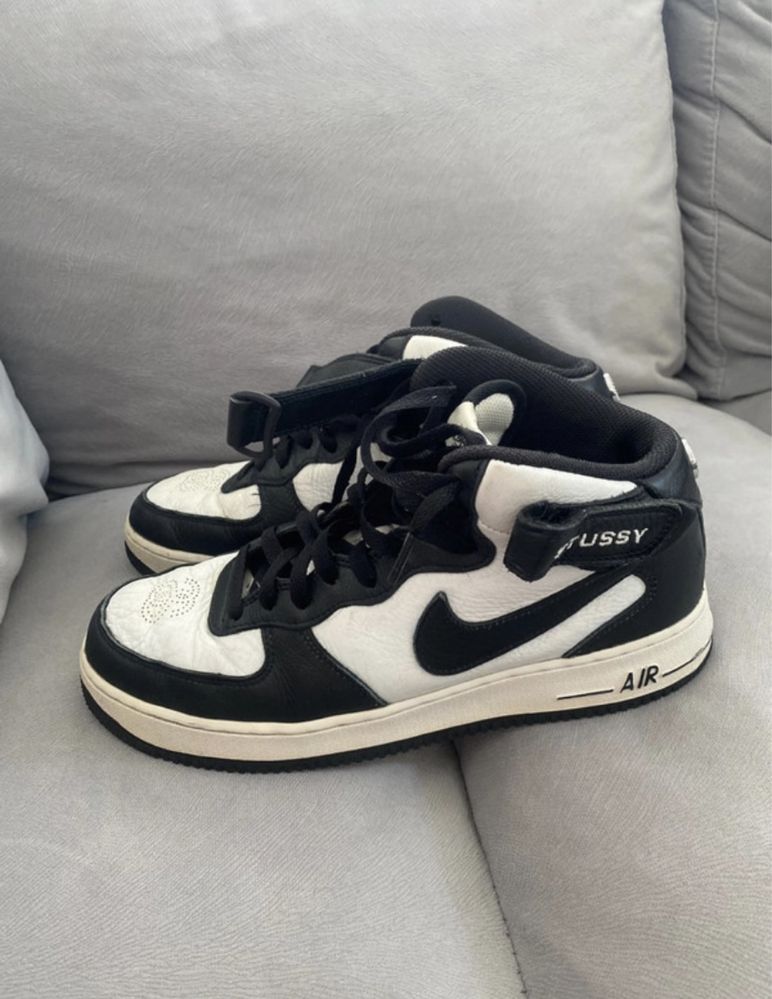 Nike air force 1 mid stussy