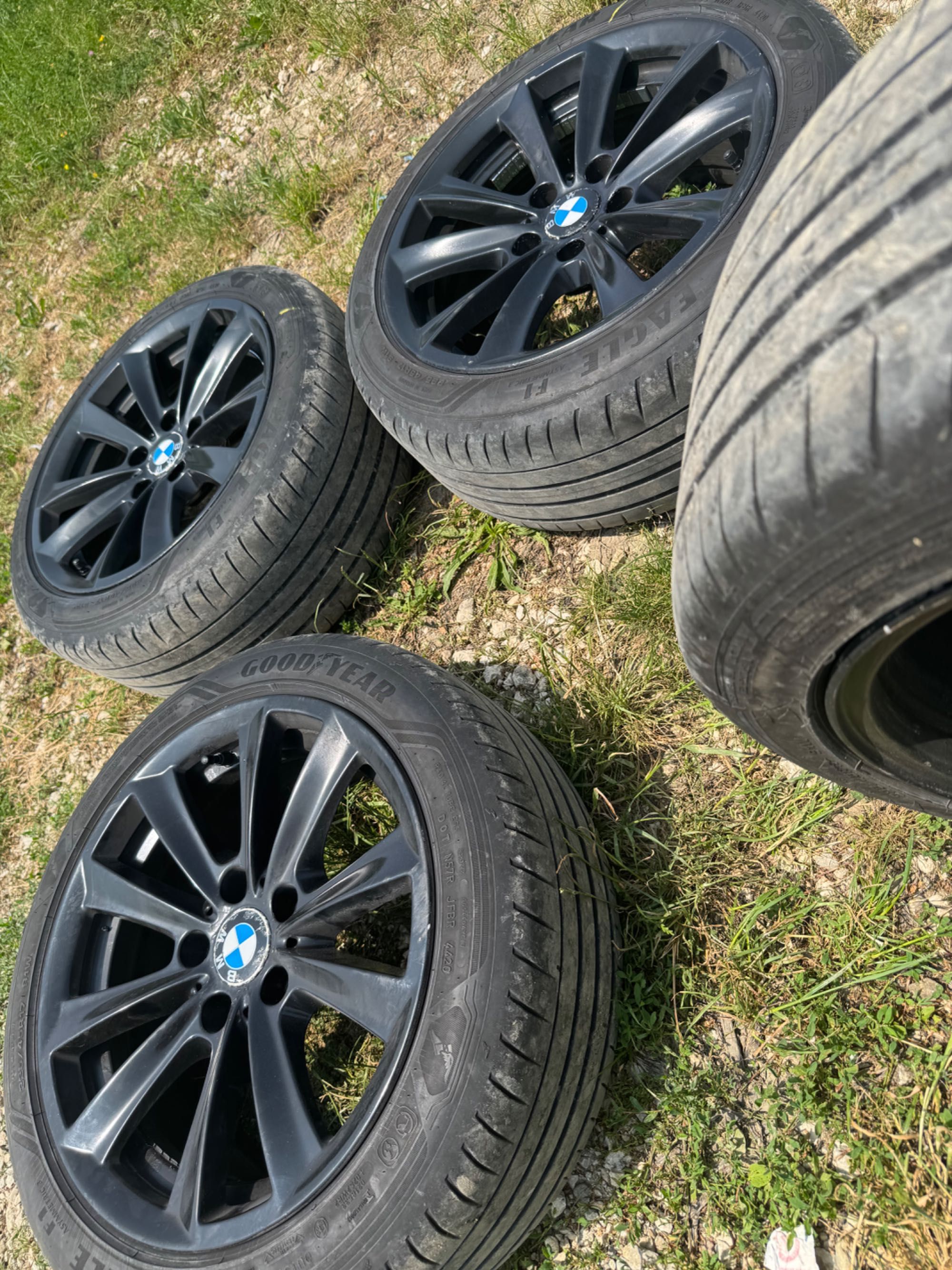 Vând jante BMW r17
