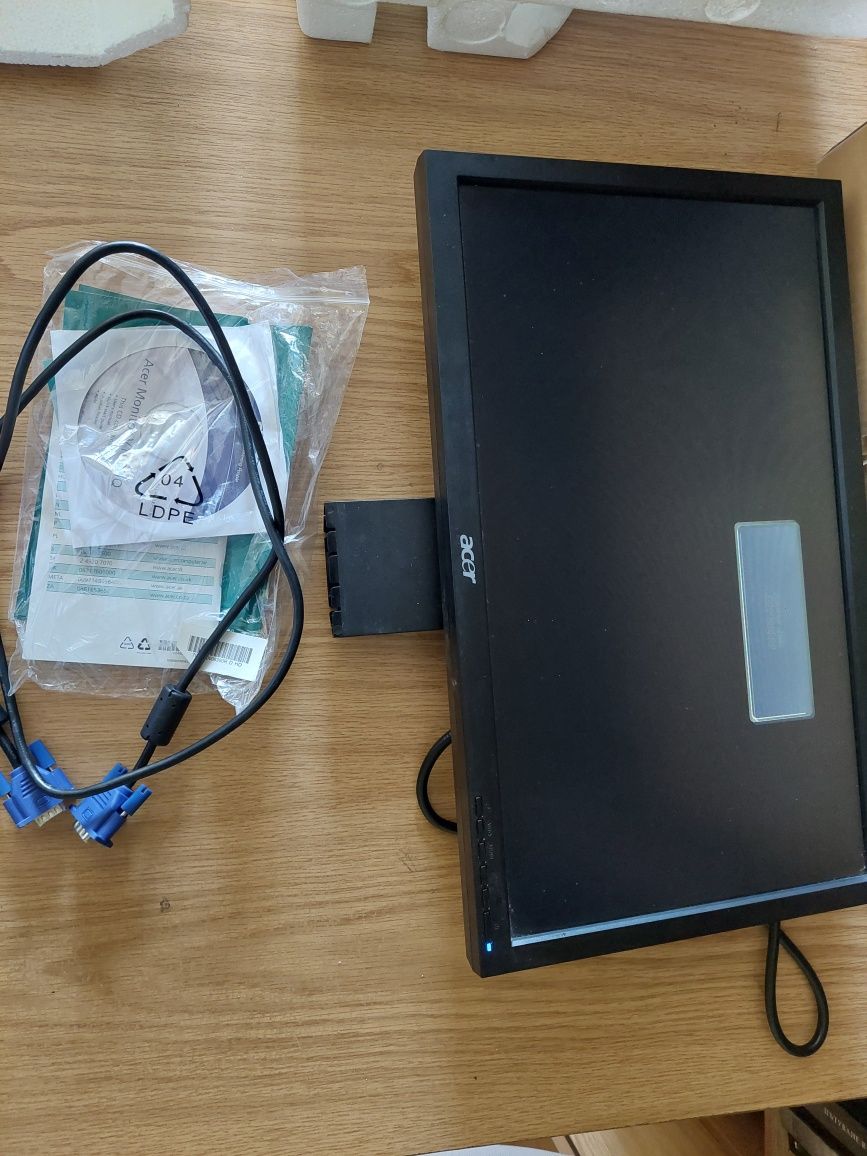 Монитор ACER V193HQ