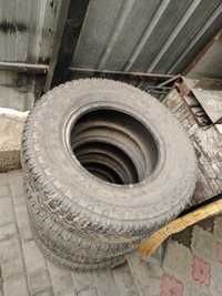 Продам резину 235/75R15