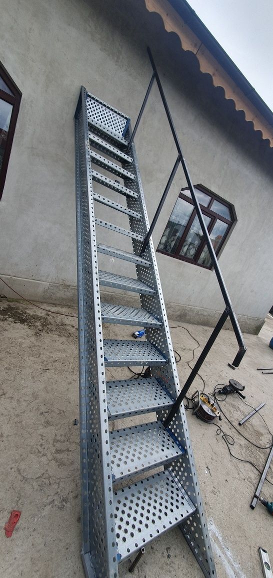 Scari zincate 75x27cm