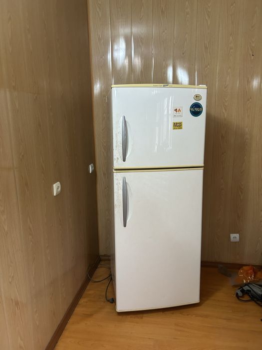 Продам холодильник LG плохо морозит.