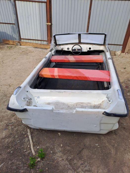 Vând barca si  motor