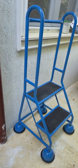 Scara mobila cu doua trepte si manere