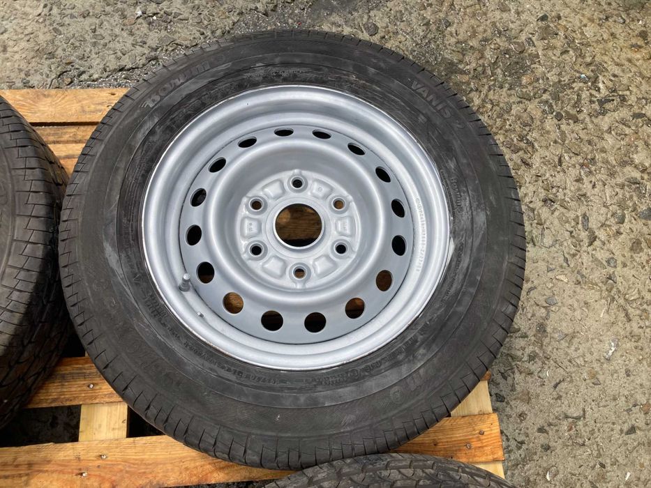 15 джанти 6х139,7 Toyota Hiace 5,5j гуми 195/70/15 BARUM 2016г 7мм