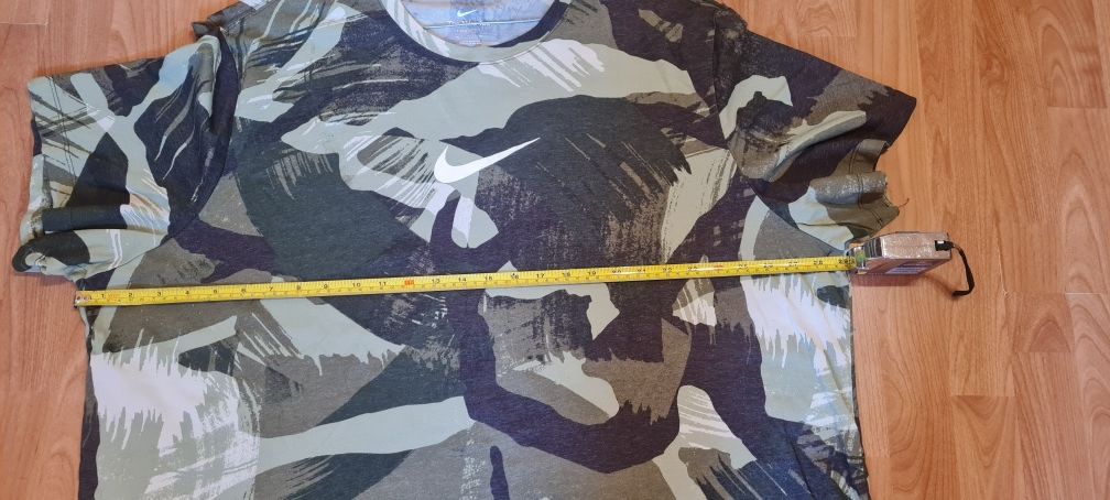 NIKE маскировачна голяма тениска - 4 XL