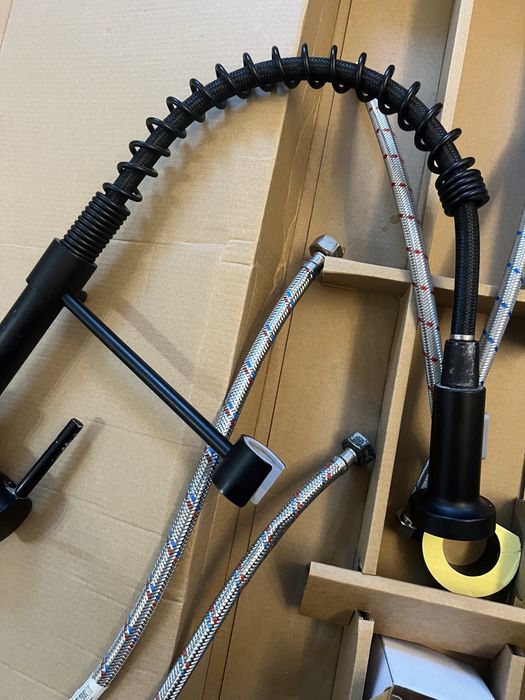 Смесител за кухня Maynosi черен мат