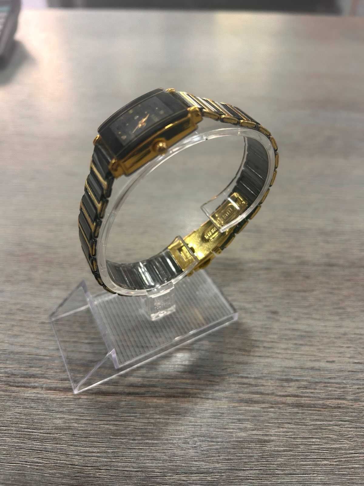 Продавам дамски часовник RADO