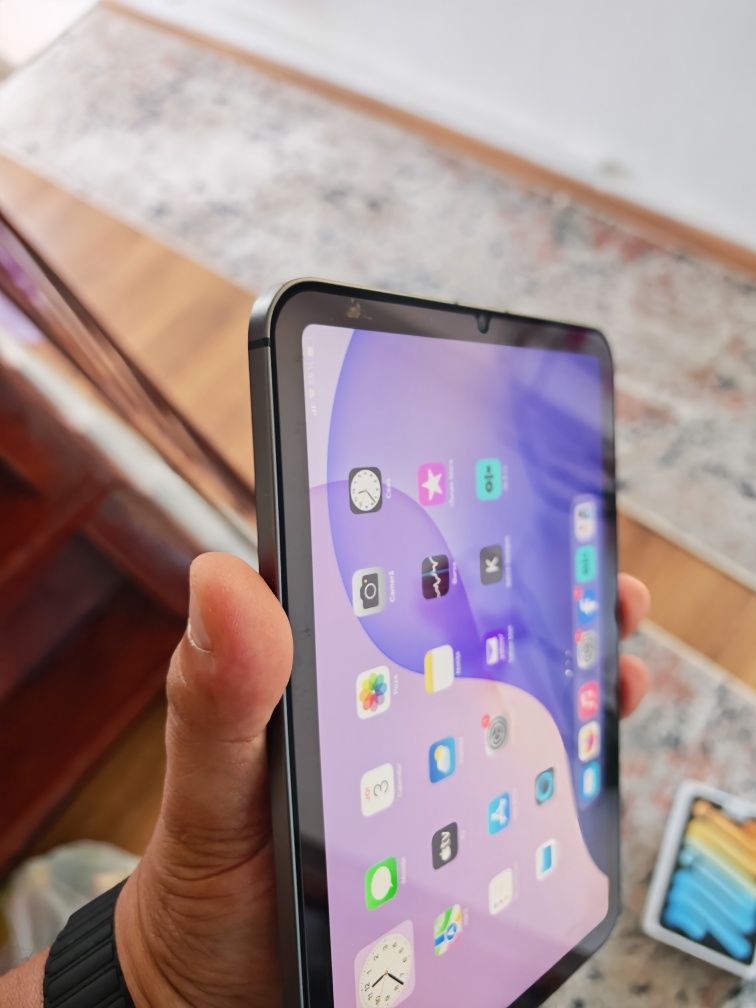 Vând iPad mini 6 A2568 5g Cellular 64gb