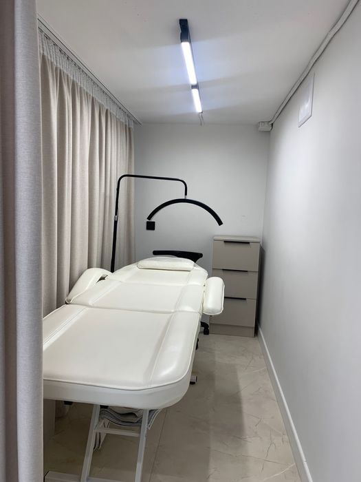 Сдам кушетку в салоне красоты