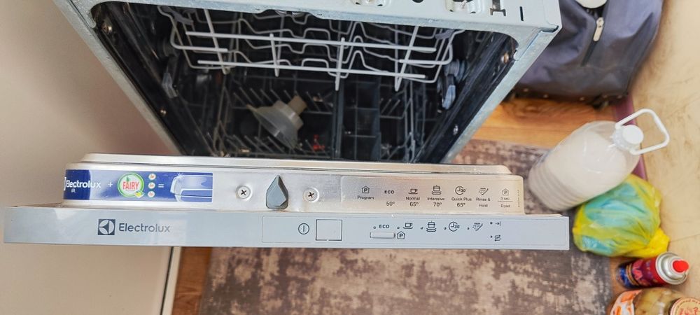 Продам посудомойку ELECTROLUX , (на запчасти)