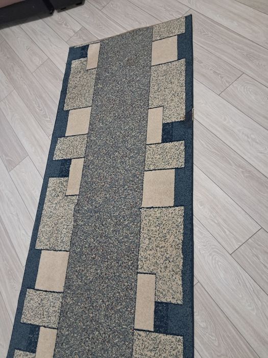 Ковер дорожка продам.