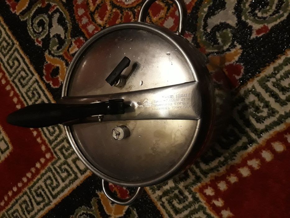 Vând oală kucta fierbe repede sta mincarea calda mult timp