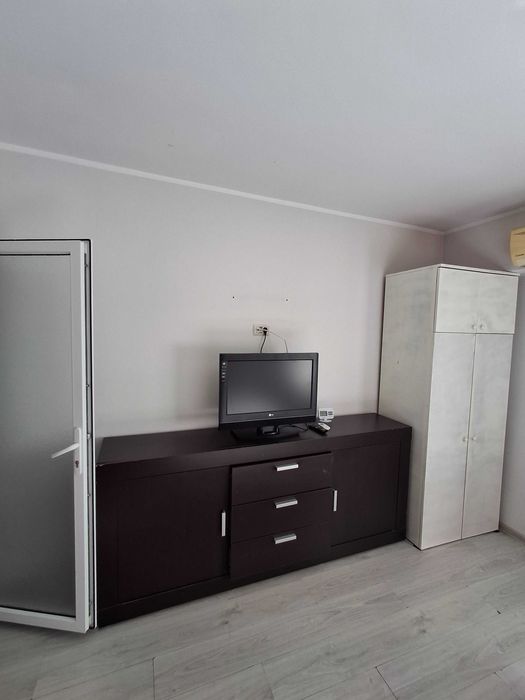 Vand dulap pentru umerase + spatiu de depozitare deasupra