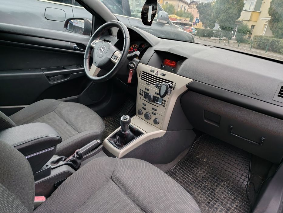 Opel Astra H GTC 2008