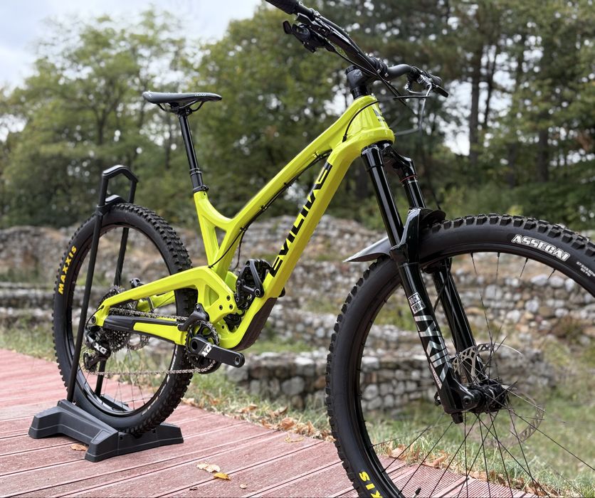 Evil Insurgent Carbon Ultimate
