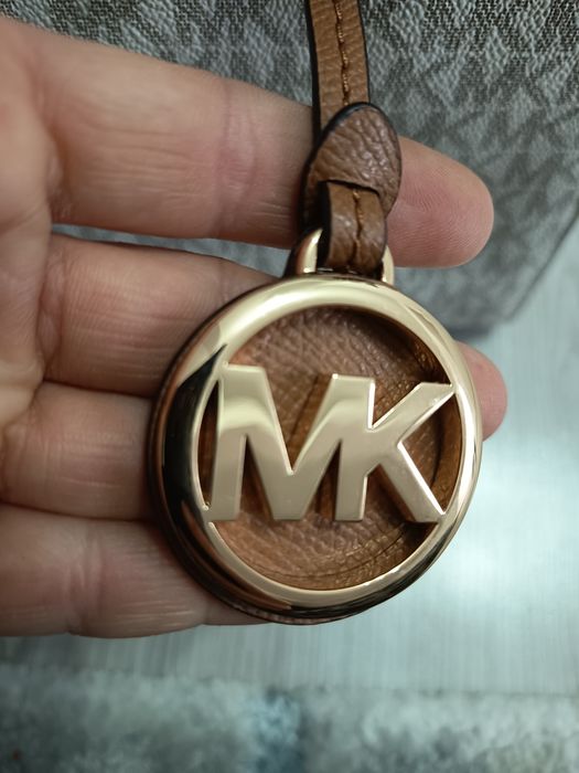 Vând geanta Michel kors