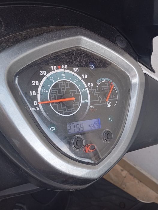 Vând scuter 49cc