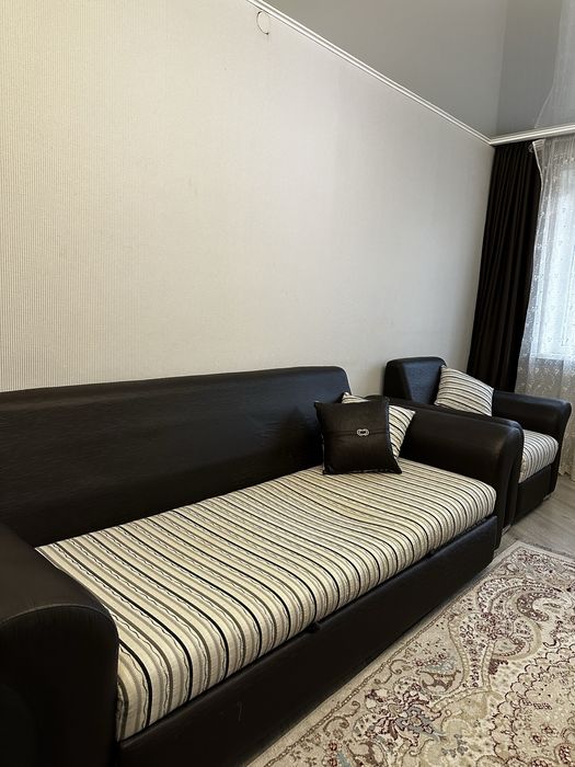 Мягкая мебель для гостиной комнаты